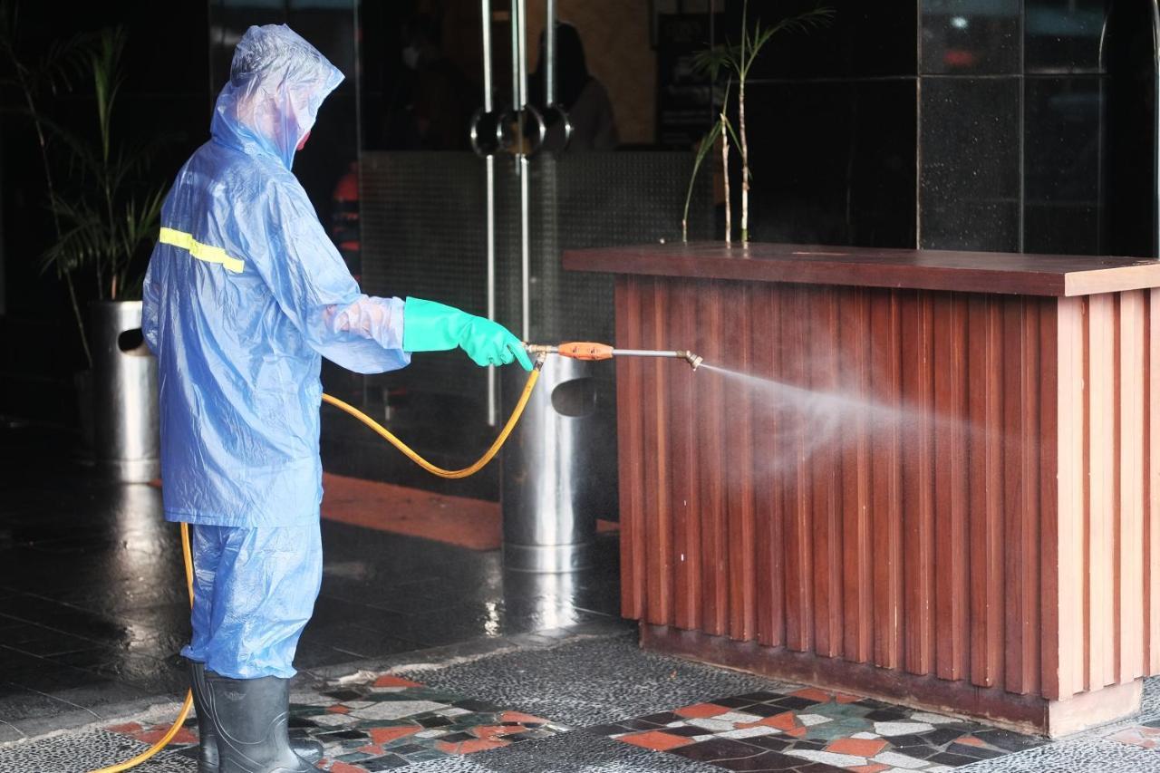 Blitz Hotel Batam Near Sultan Mahmud Ri'Ayat Shah セクパン エクステリア 写真