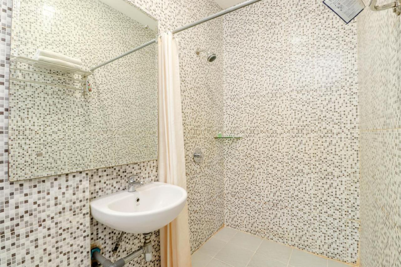 Blitz Hotel Batam Near Sultan Mahmud Ri'Ayat Shah セクパン エクステリア 写真